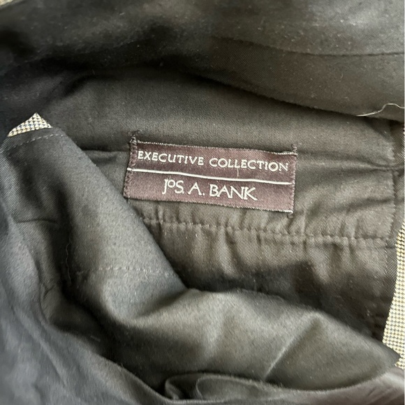Jos. A. Bank Grey Dress Pants - W43 x 28 Inseam - Picture 5 of 7